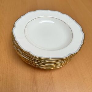 Mikasa White and Gold soup bowls. Set of 8. Gorgeous minimalist design. EUC.
